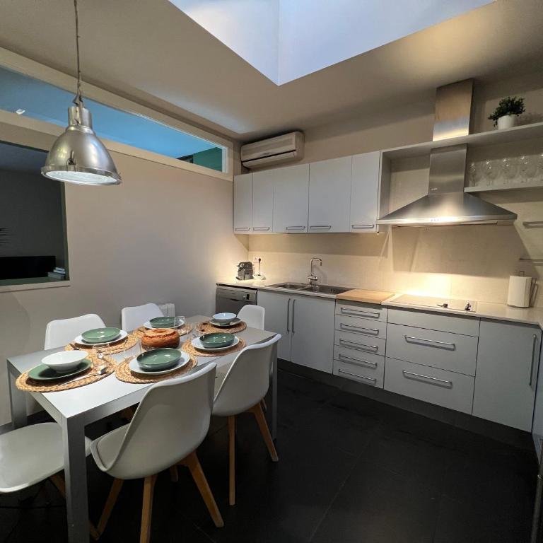 Luxury Modernist Penthouse next Paseo de Gracia - Three-Bedroom Apartment - 16