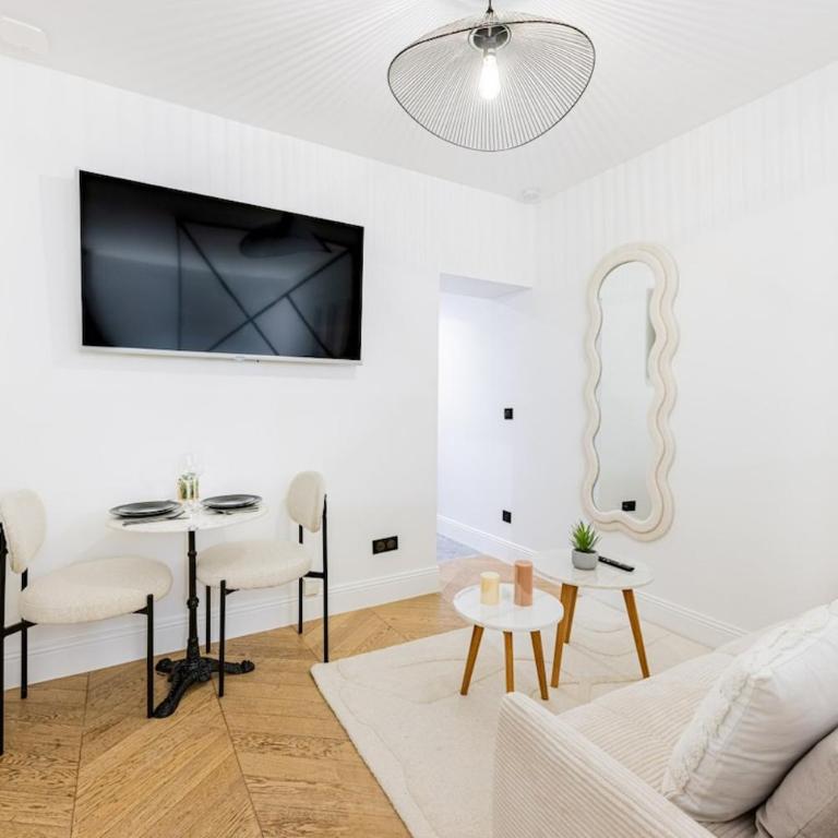 Suite luxueuse Elysee Faubourg St Honore Paris 8 - One-Bedroom Apartment - 4