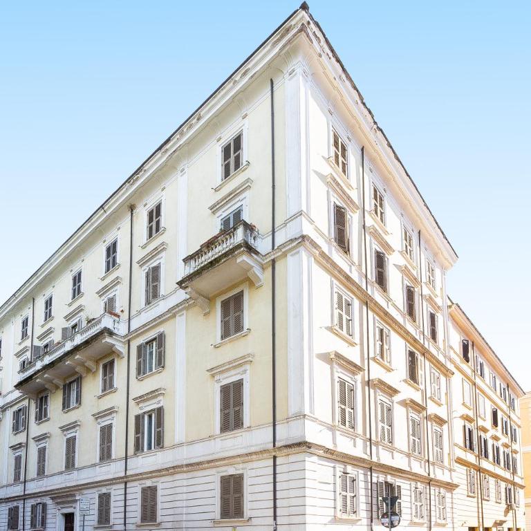 Amazing San Giovanni in Laterano - Three-Bedroom Apartment - 59