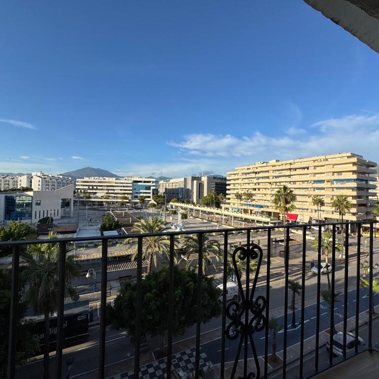 Modern and cosy apartment in the heart of Puerto Banús - Two-Bedroom Apartment - 14