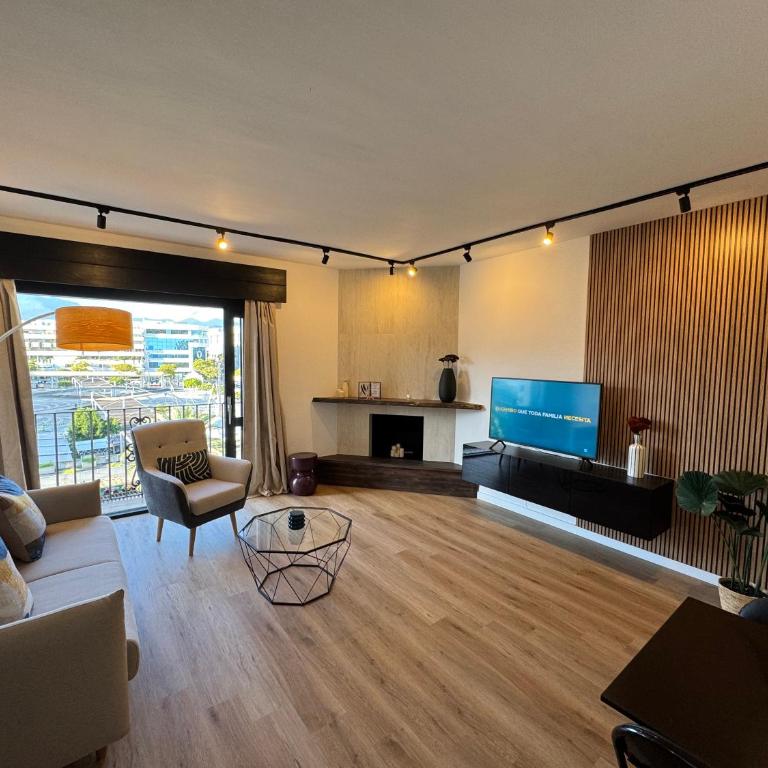 Modern and cosy apartment in the heart of Puerto Banús - Two-Bedroom Apartment - 1
