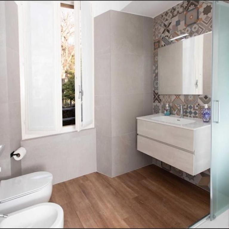 Max Rooms Bergamo - Camera Tripla con Bagno Privato - 8