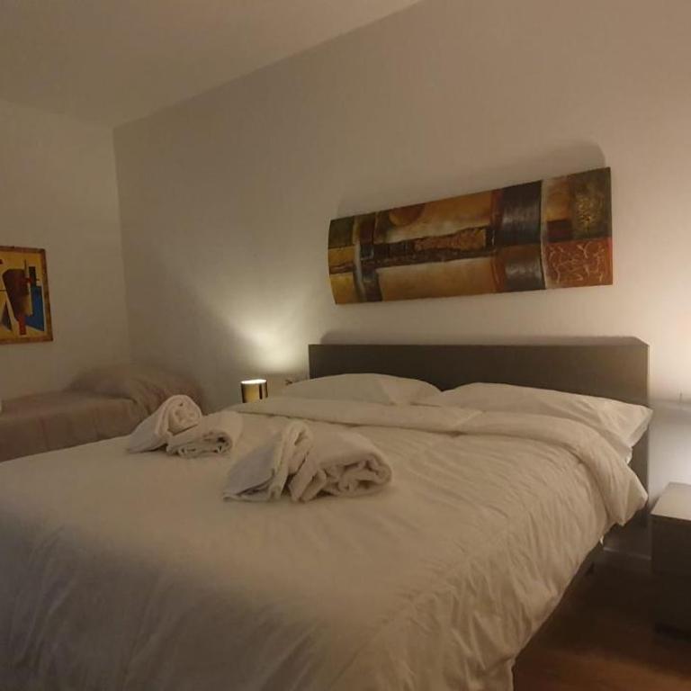 Max Rooms Bergamo - Camera Tripla con Bagno Privato - 2