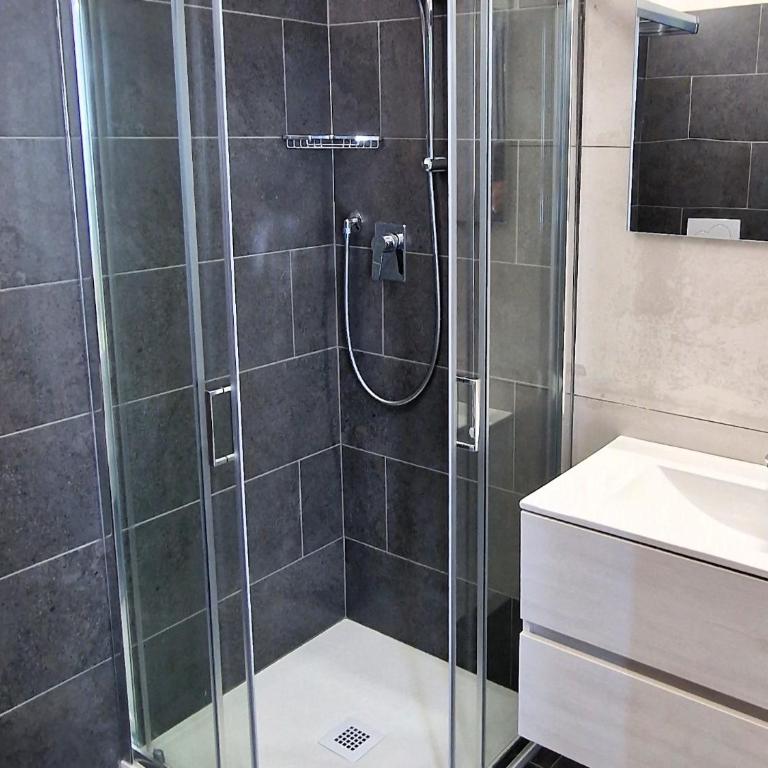 Berica Alloggi Turistici - Camera Matrimoniale/Doppia con Letti Singoli con Bagno Privato - 20