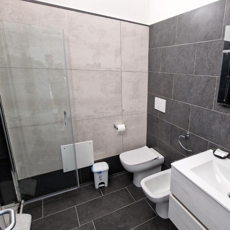 Berica Alloggi Turistici - Camera Matrimoniale/Doppia con Letti Singoli con Bagno Privato - 26