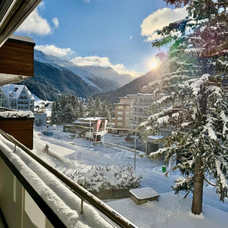 1-room apartment - newly renovated and central - Apartment mit 1 Schlafzimmer und Balkon - 3
