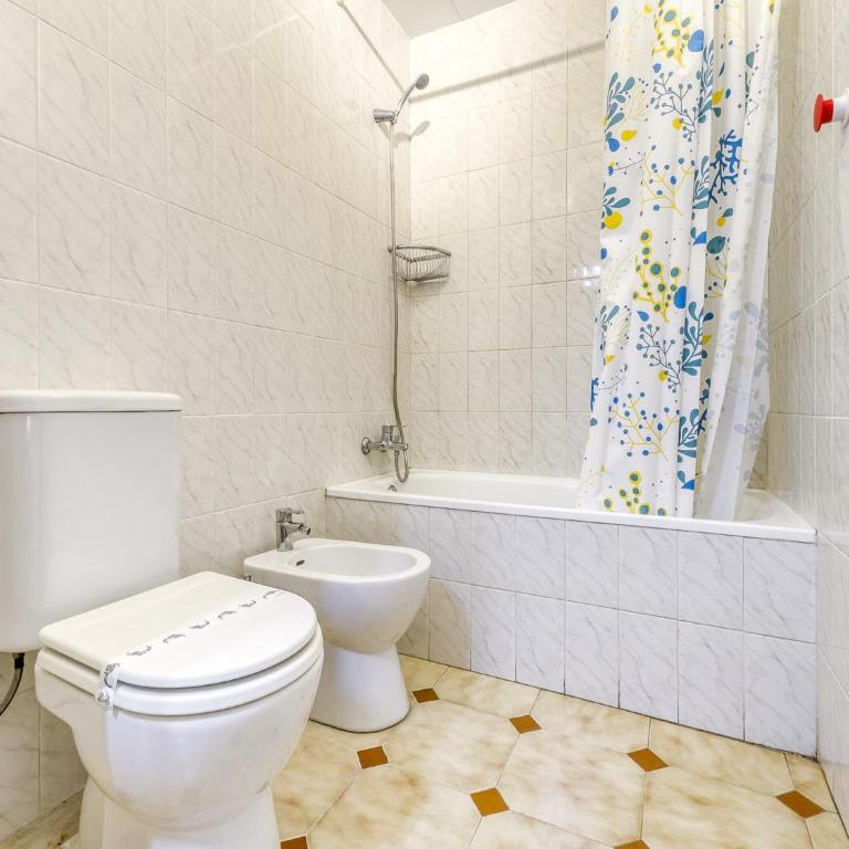 Apartment in Rosas near Platja de Roses Beach - Two-Bedroom Apartment - 15