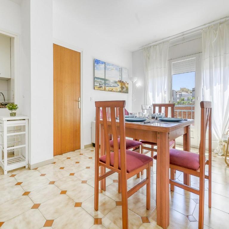 Apartment in Rosas near Platja de Roses Beach - Two-Bedroom Apartment - 8