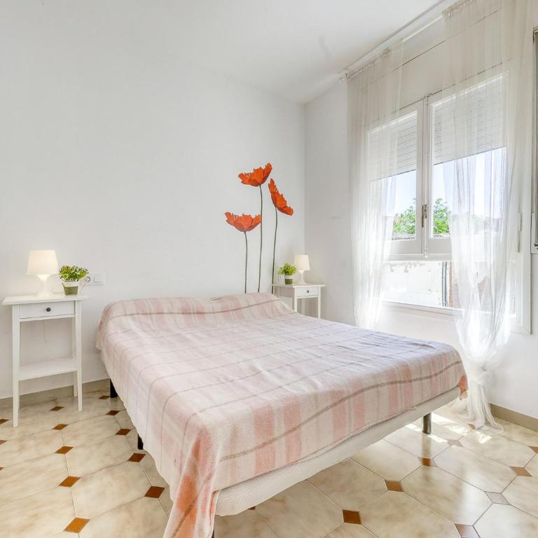 Apartment in Rosas near Platja de Roses Beach - Two-Bedroom Apartment - 3