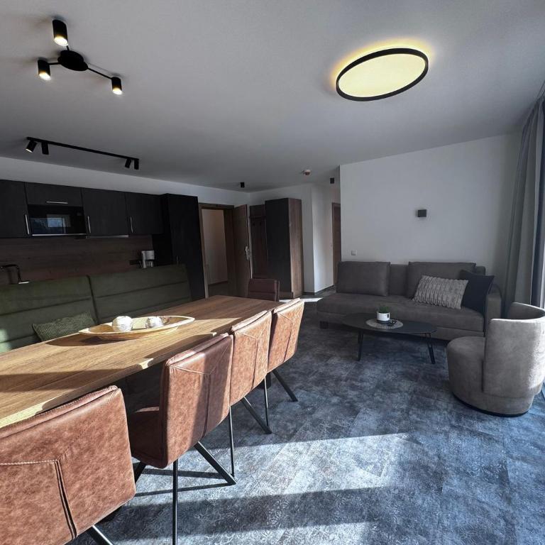 Home's am Hof - Apartment mit 3 Schlafzimmern und Balkon - 10