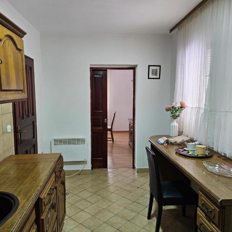 AC House Apartments - Two-Bedroom Apartment with Garden View - 11