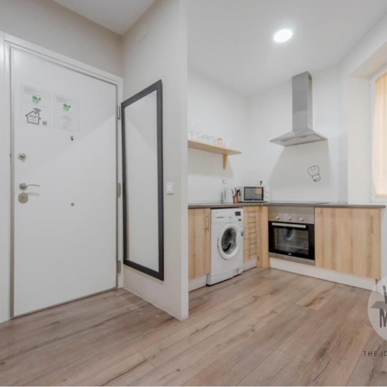Confort y tradición para 7, conoce Toledo 77 - Apartment - 7