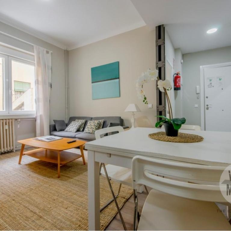 Confort y tradición para 7, conoce Toledo 77 - Apartment - 17
