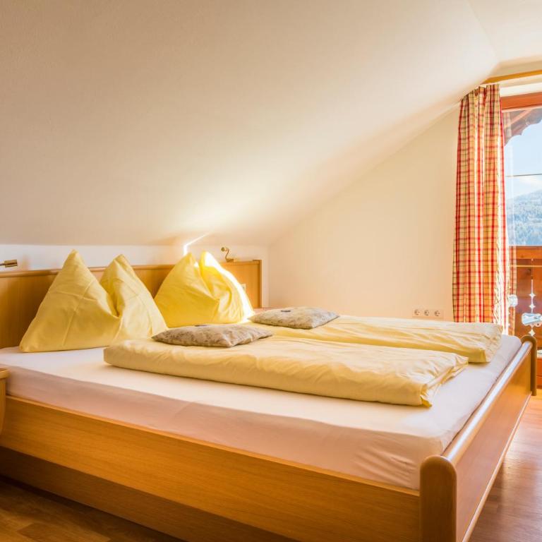 Prechtlhof in Flachau - Two-Bedroom Apartment with Mountain View - 4