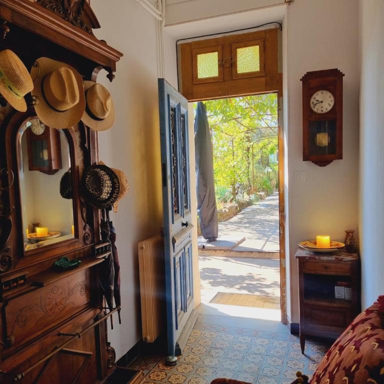 1920's house with GARDEN & SEA VIEW near Historic Centre - Four-Bedroom Vacation Home - 28