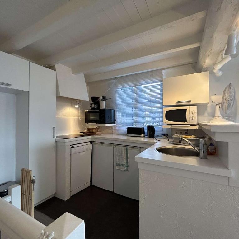 Maison 4 pièces BANYULS SUR MER BN000-009 - Three-Bedroom House - 5