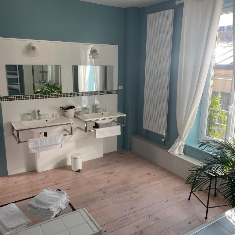 La Boulonnaise - Chambre Familiale avec Salle de Bains Privative - 6