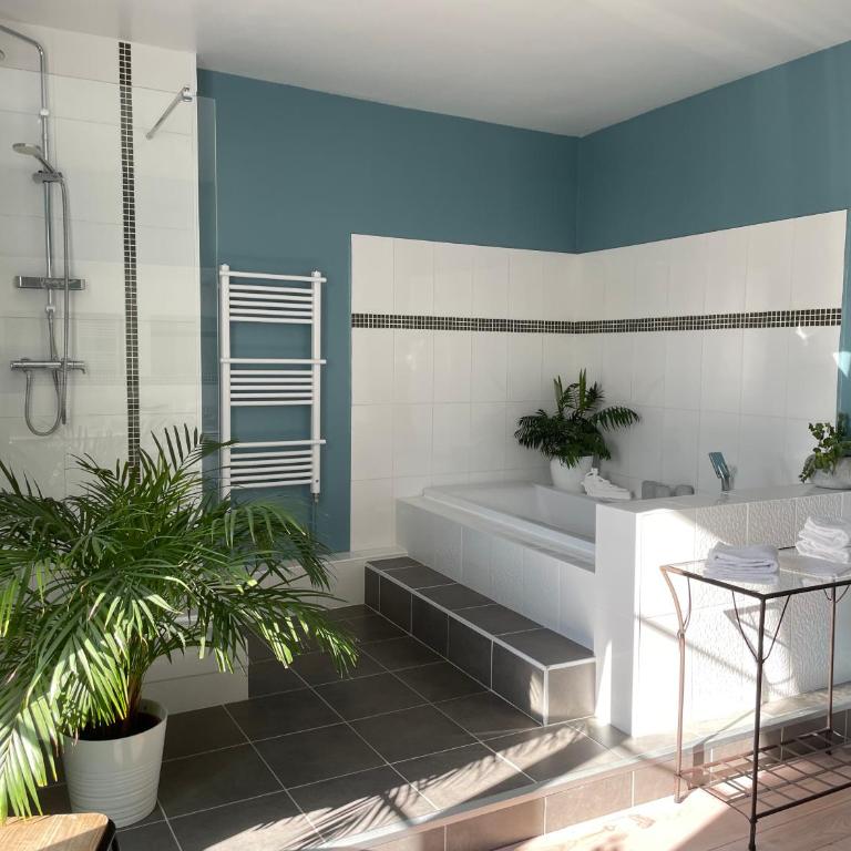 La Boulonnaise - Chambre Familiale avec Salle de Bains Privative - 4