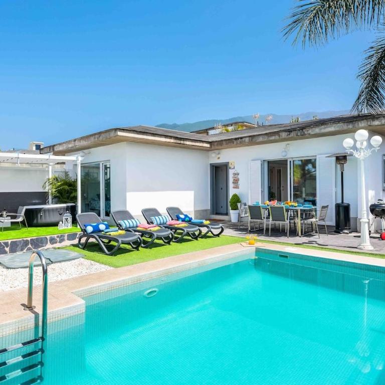 Luxury Holiday Home PISCINA PRIVADA CLIMATIZADA Teide Views, BBQ - Casa de 4 dormitorios - 1