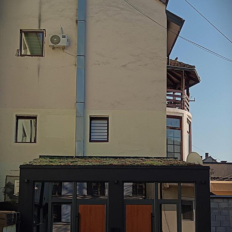 Garage Apartments - Studio - na Više Nivoa - 46