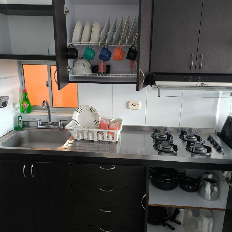 Amplio Apartamento Parqueadero y Piscina Cerca al CC Gran Plaza - Apartamento de 3 dormitorios - 20