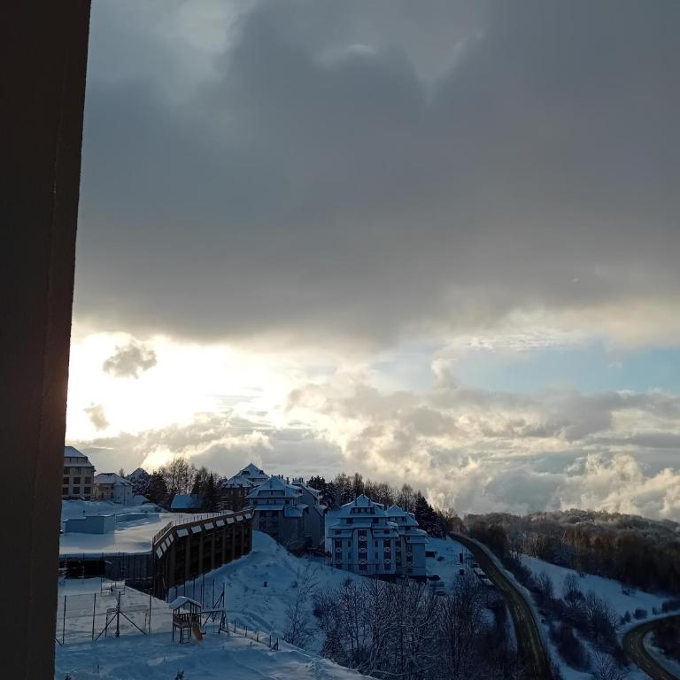 Milmari resort N12 - Porodični Studio - 2