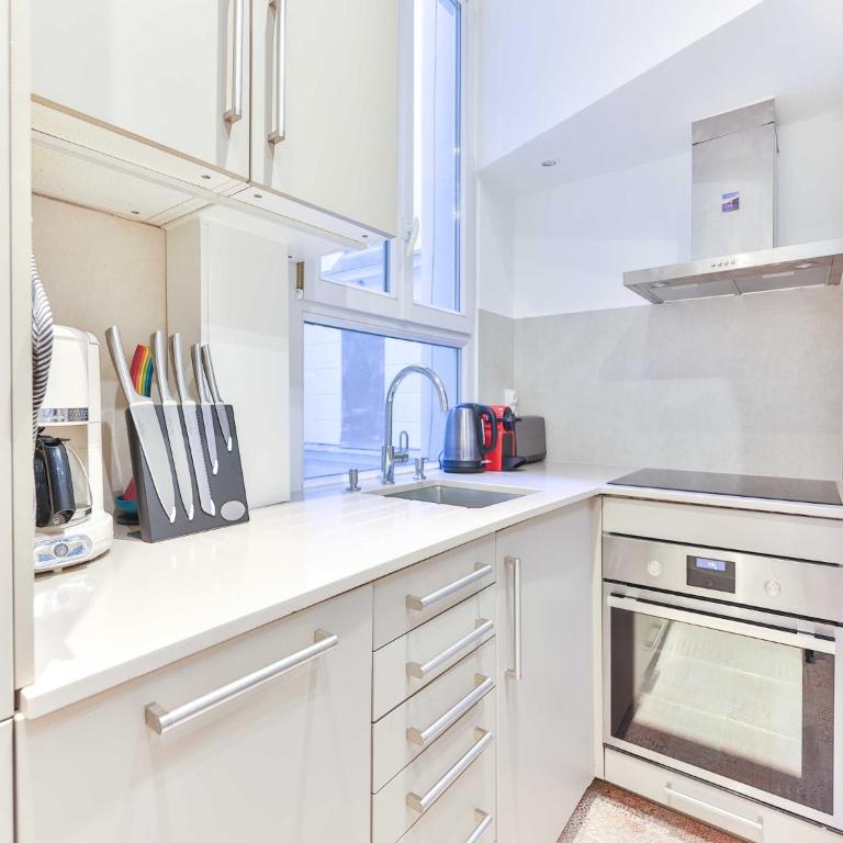 Bright, modern apartment- 14 arrd- Mobility lease - Appartement 2 Chambres - 8