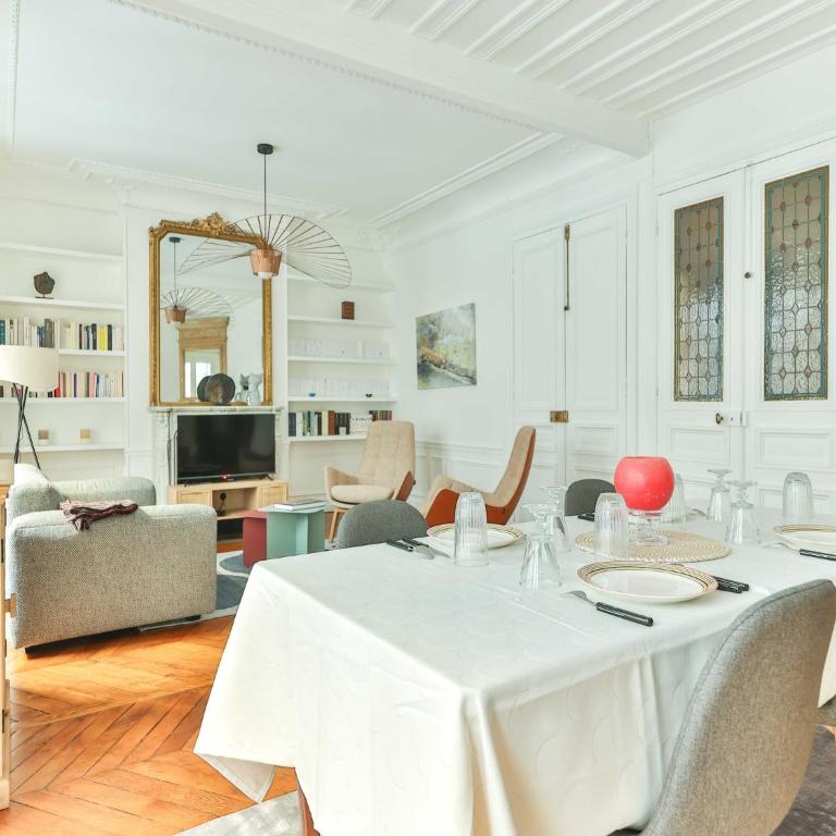 Bright, modern apartment- 14 arrd- Mobility lease - Appartement 2 Chambres - 6