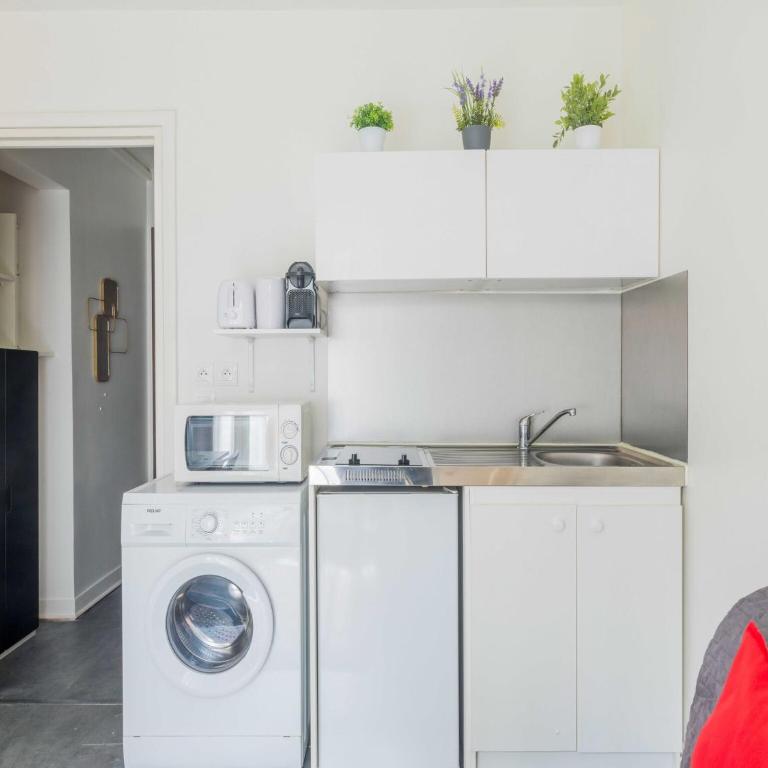 Studio near Bassin de la Villette - 2P balcony - Maison de Vacances - 6