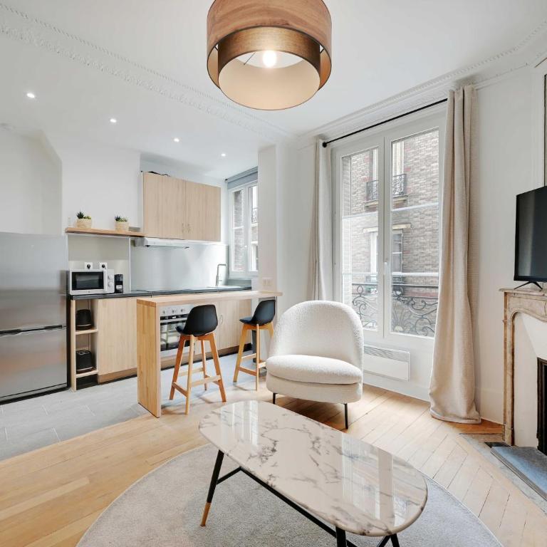 Very nice studio for 2 people Batignolles - Nollet Mobility lease - Appartement - 1