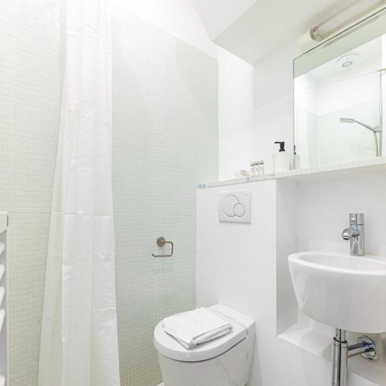 Charming studio 1P near Av Montaigne - Appartement - 10