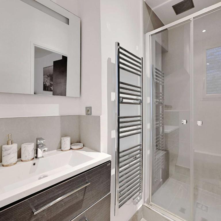Nice and quiet 1BDR apartment 8th - BAIL MOBILITE - One-Bedroom Apartment - 5