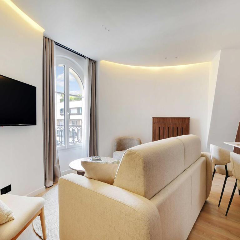 Modern Apt -1BR 4P - View Eiffel Tower Passy - Apartment - 8
