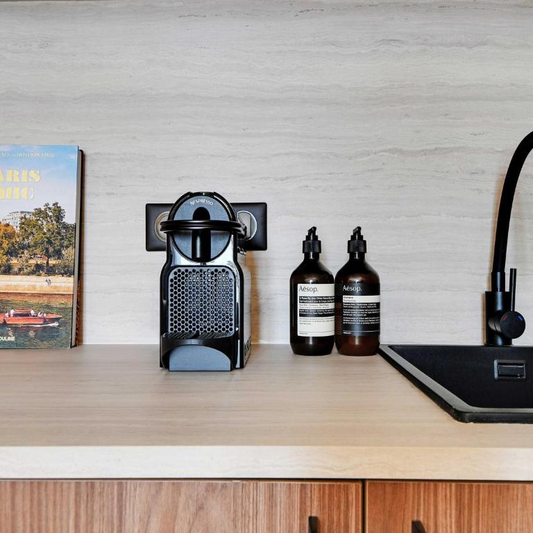 Modern Apt -1BR 4P - View Eiffel Tower Passy - Apartment - 2