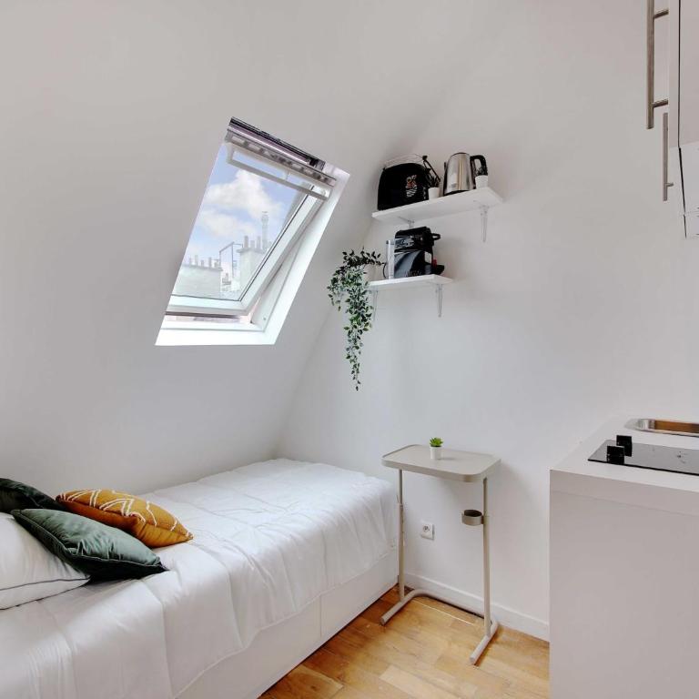 Bedroom 3 - Place Victor Hugo Trocadero - BAIL MOBILITE - Apartamento - 1