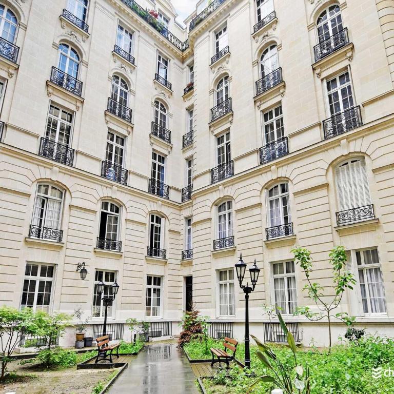Studette View of the Eiffel Tower Victor Hugo 2 -BAIL MOBILITE - Apartment - 15