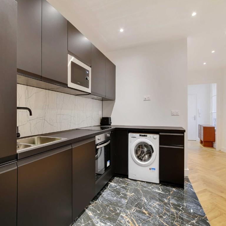 Elegant apartment 3BDR 6P - Champs-Élysées - Three-Bedroom Apartment - 8