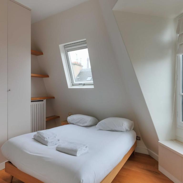 Bright apartment - 1 BDR 2 P - Etoile Trocadéro - One-Bedroom Apartment - 9