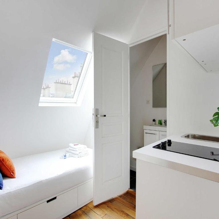Bedroom 2 - Place Victor Hugo Trocadero - BAIL MOBILITE - Apartamento - 3