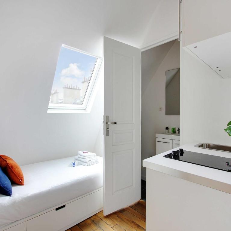 Bedroom 2 - Place Victor Hugo Trocadero - BAIL MOBILITE - Apartamento - 1