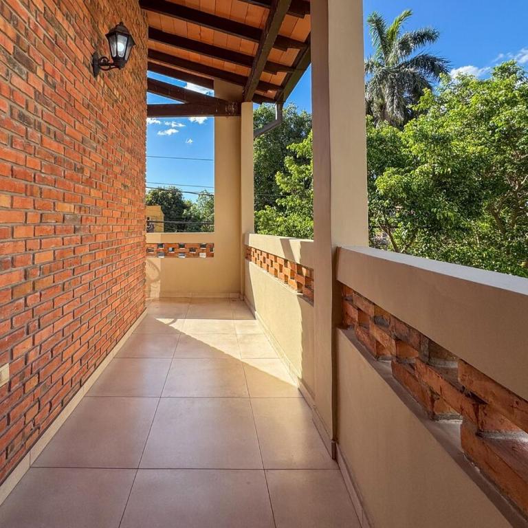 Casa estilo americano cerca del Shopping Mariscal con 2 garajes y WiFi - Two-Bedroom Townhouse - 32