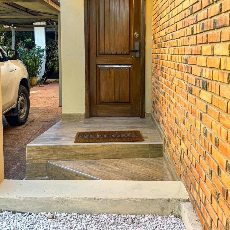 Casa estilo americano cerca del Shopping Mariscal con 2 garajes y WiFi - Two-Bedroom Townhouse - 37