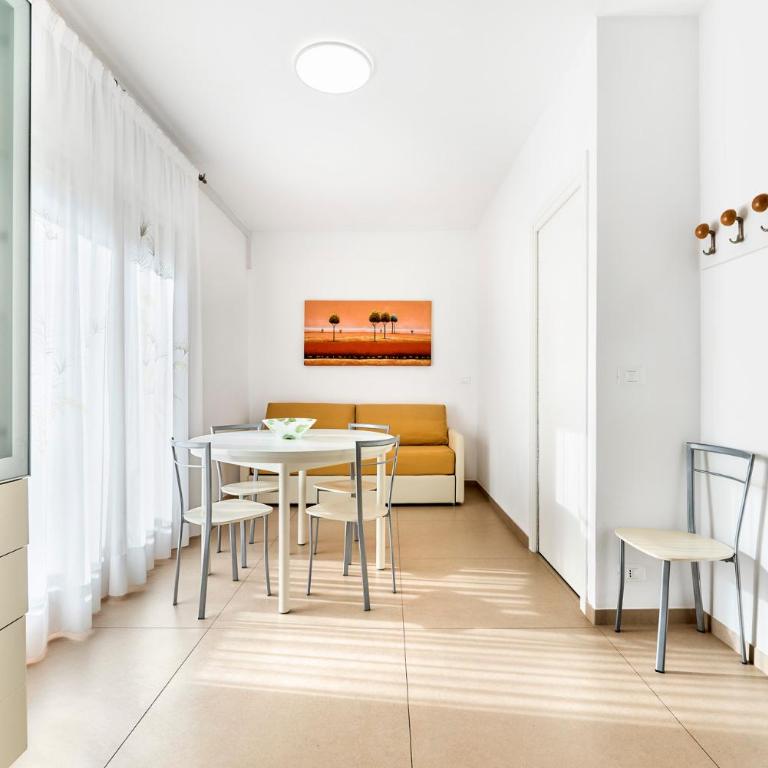 Jesolo Sun Beach House - Host Solution - Appartamento Superior con 2 Camere da Letto - 1