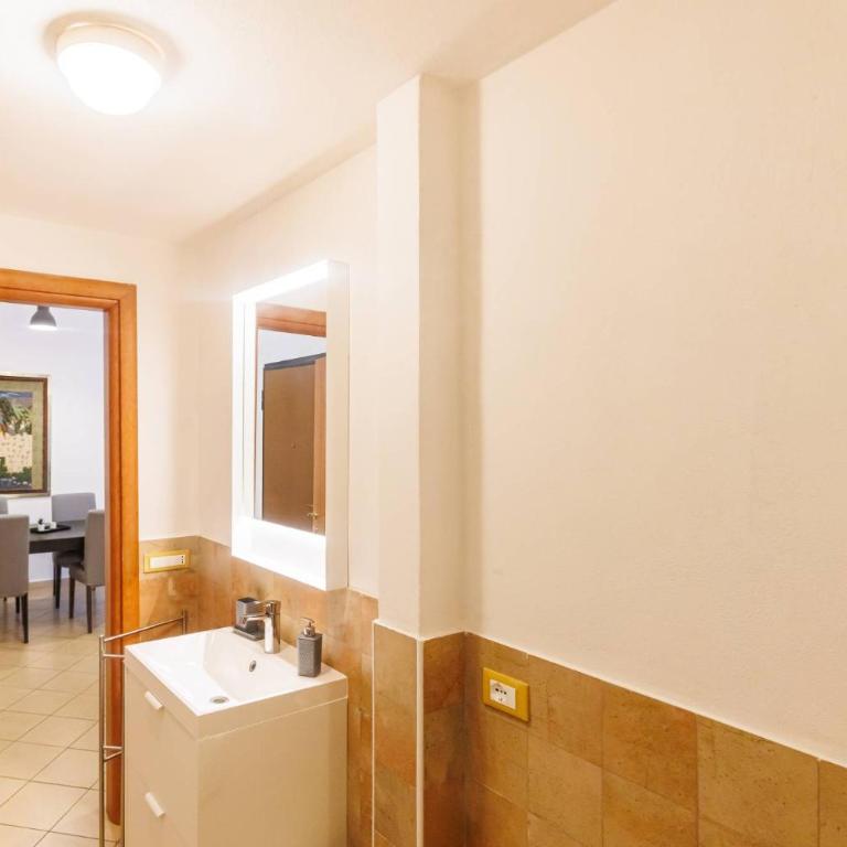 Santa Giulia Apartment - Centralissimo vicino al Porto - Appartamento con 2 Camere da Letto - 14