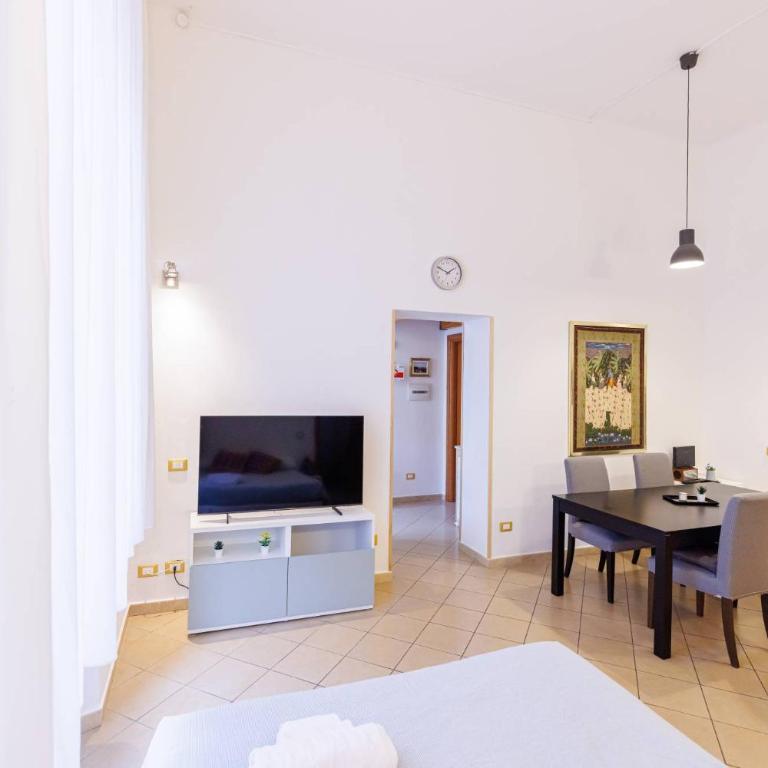 Santa Giulia Apartment - Centralissimo vicino al Porto - Appartamento con 2 Camere da Letto - 4