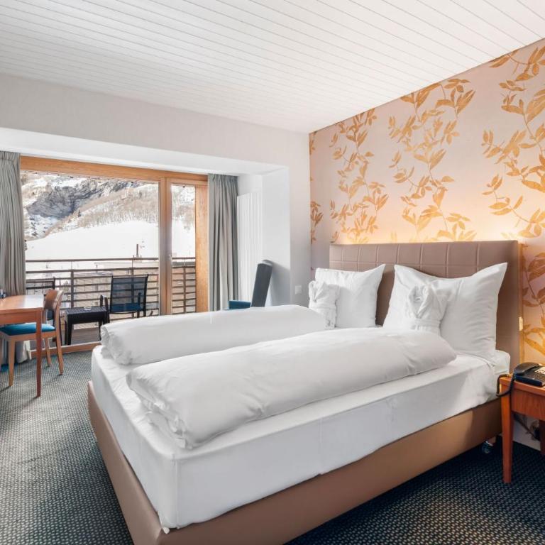 Le Bristol Leukerbad - Zimmer mit Queensize-Bett und Balkon - 3