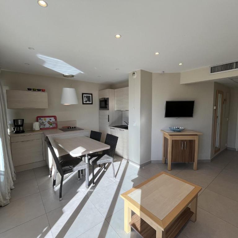 Cap HERMES, T2-3, 40m2, 4-5p, ,grande terrasse vu - Appartement - Vue sur Mer - 12