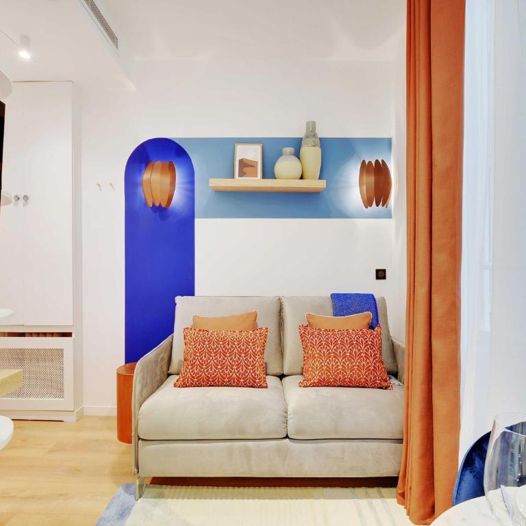 Cozy Parisian 2P Studio in the Prestigious 8th - Studio - 1