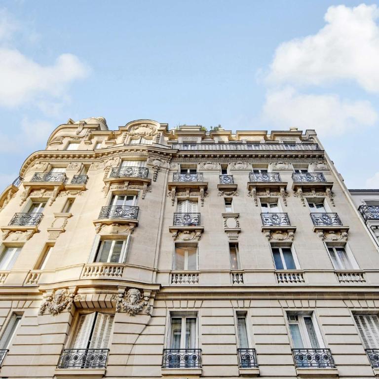 Cozy Parisian 2P Studio in the Prestigious 8th - Studio - 12