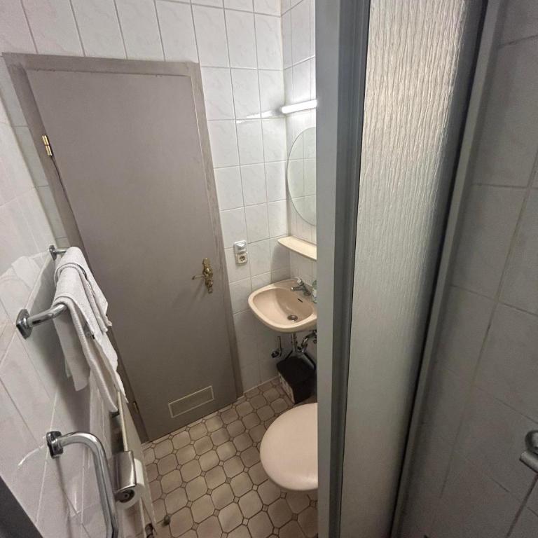 2-Rent Group Hostel Rooms AUB162 - Einzelzimmer - 2